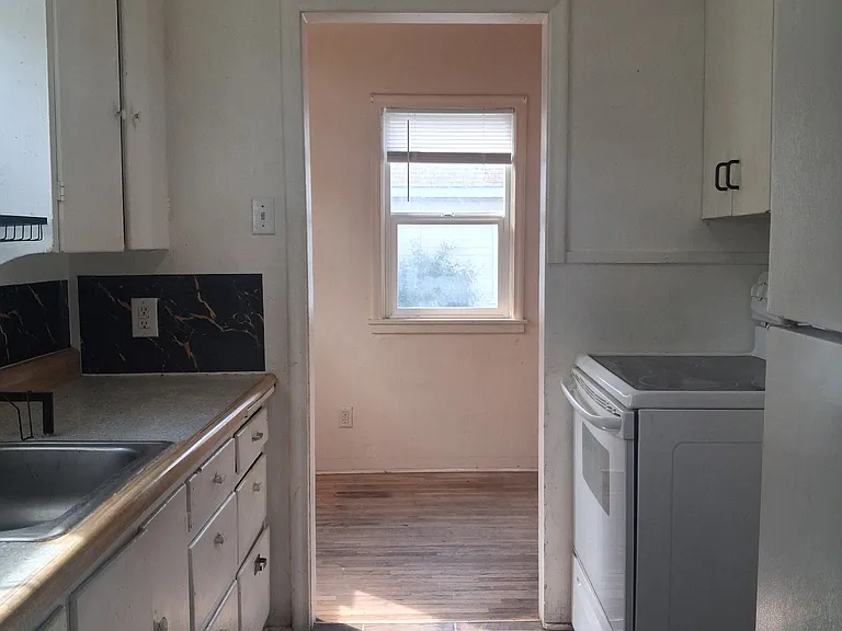 1118 Arthur St — Photo 4