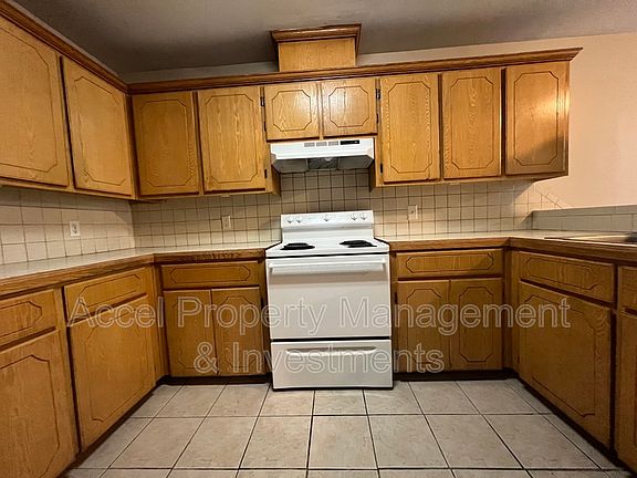 3rd image of 2516 Jeffrey Dr #D