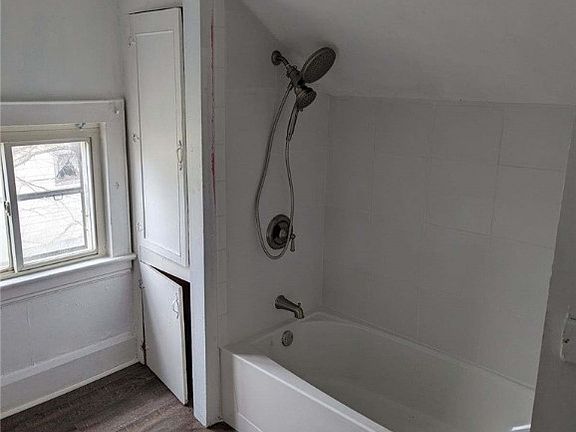 2nd image of 5325 Summer Ave