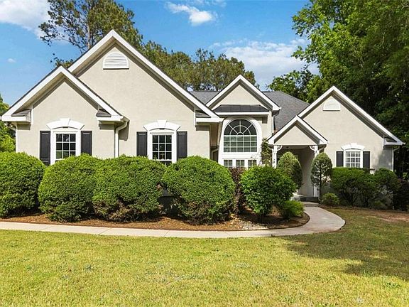 2nd image of 820 Clifton Rdg