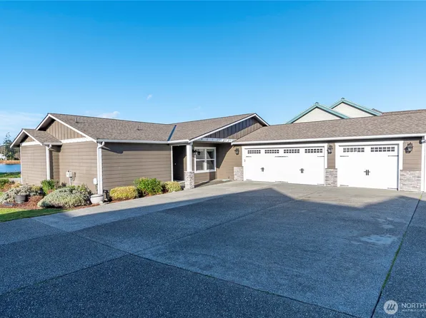 1697 SW Waterside Court, Oak Harbor, WA 98277
