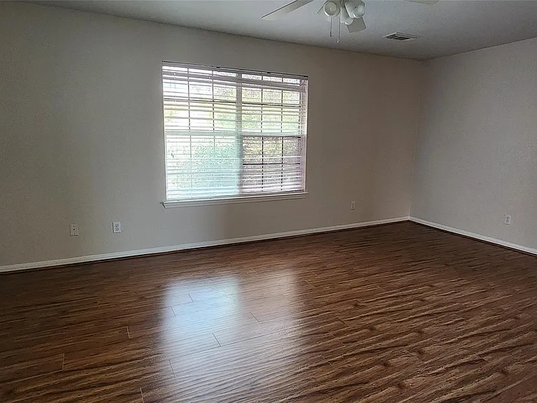 9710 Fieldbloom Ln — Photo 10