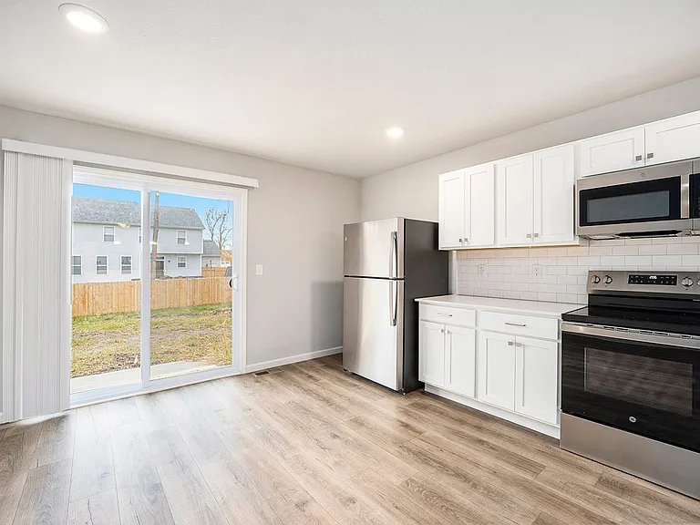 1610 Autumn Ridge Ln — Photo 5