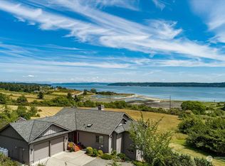 650 Skymeadow Dr, Coupeville, WA 98239