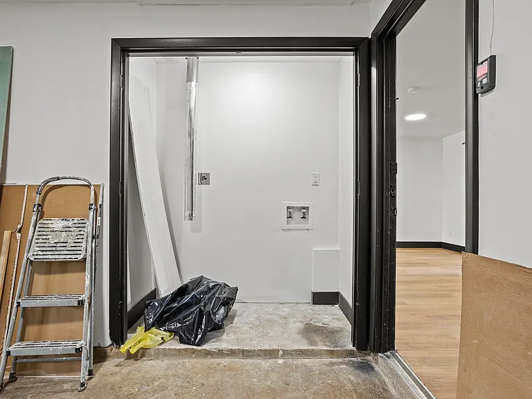 406 Heather St — Photo 36