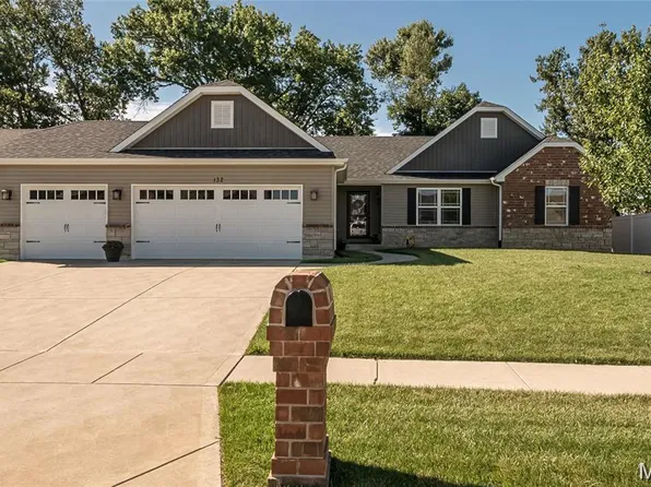 132 Albany Manor Dr, Wentzville, MO 63385