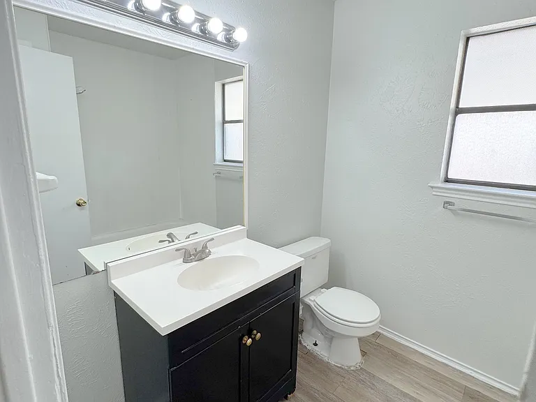 6901 W Cleburne Rd #6901 — Photo 7