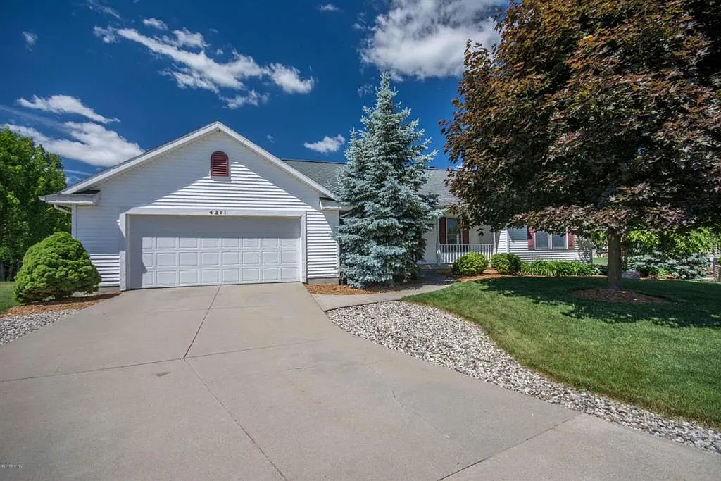 4211 Little Star Ct SW photo 1