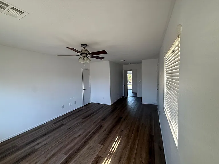 2107 Frontier Ave — Photo 16