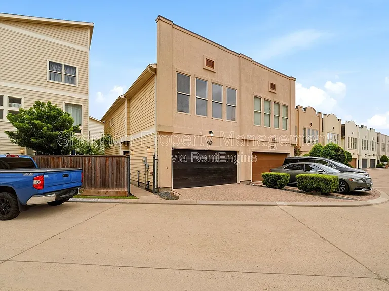 2323 Sperber Ln — Photo 4