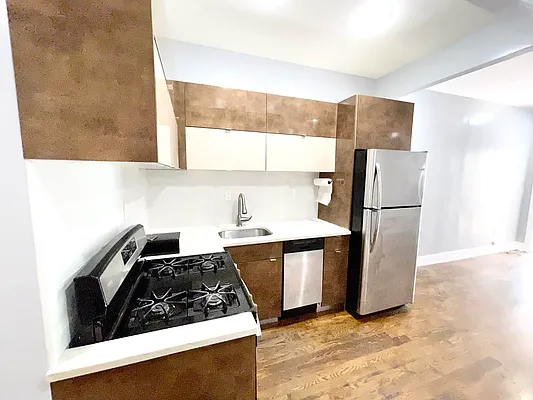 Rented by Pear NYC LLC | media 29