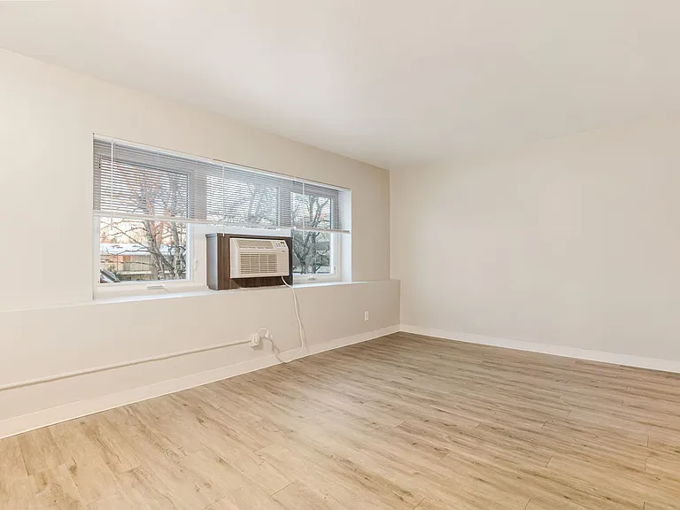 The Lee Apartments — Photo 6
