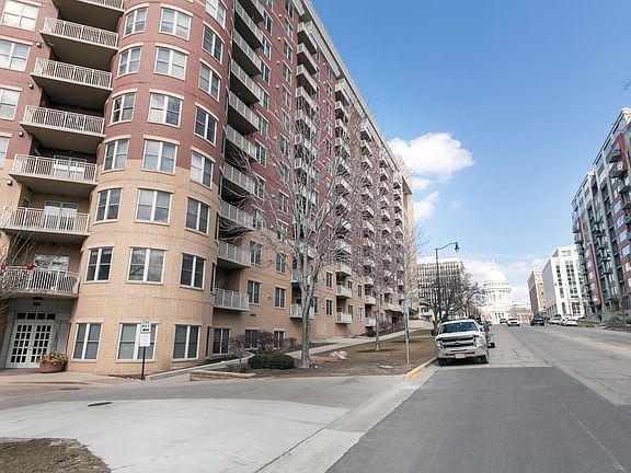 4th image of 360 W Washington Ave Unit 912