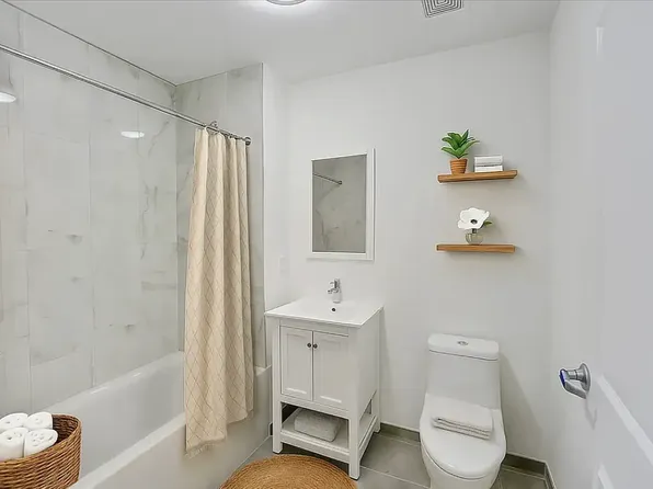 2735 East 13th Street image 6 of 6