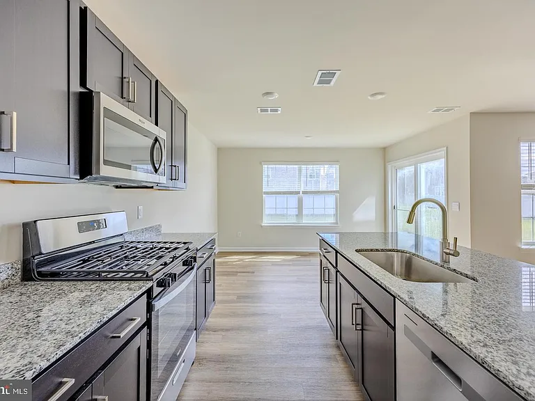 110 Charing Cross Dr — Photo 10