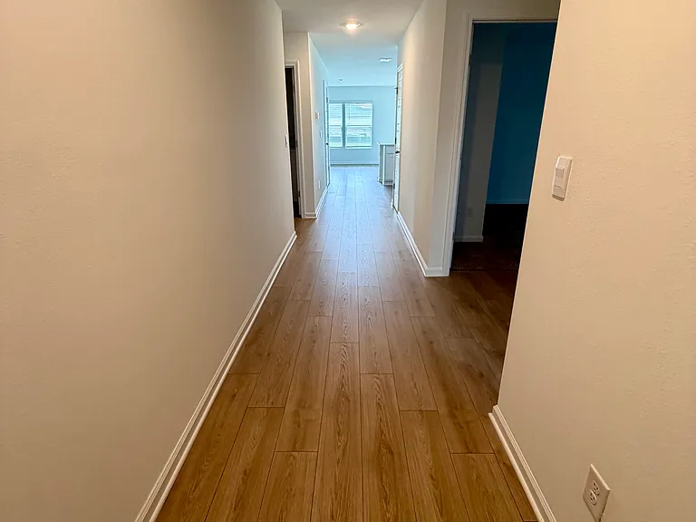2 Oakleaf Way — Photo 3