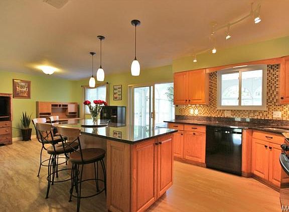 5th image of 1122 Lorien Ct