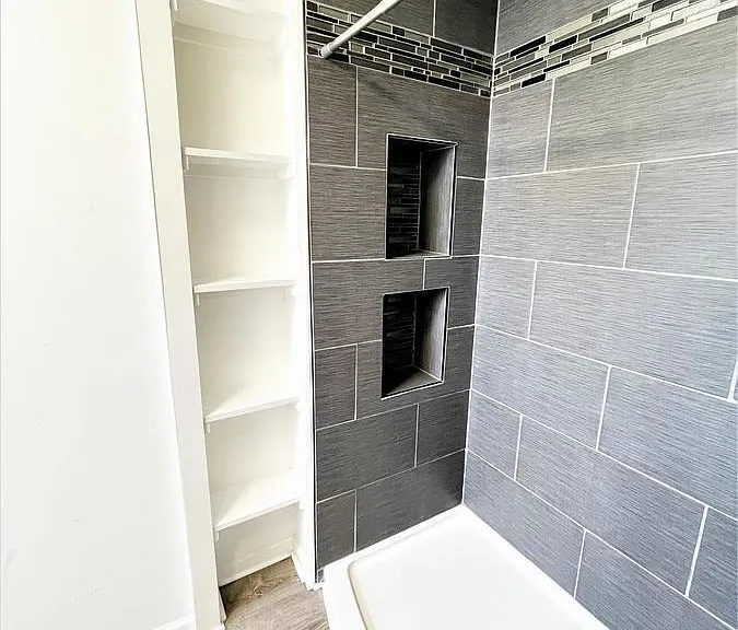 708 N Franklin St #6 — Photo 6