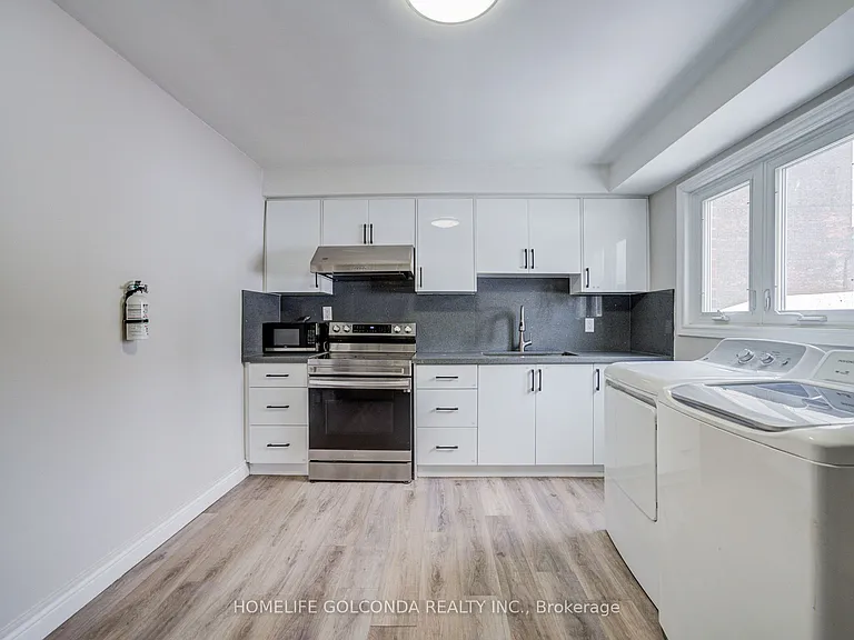 59 Wolseley St #UPPER — Photo 8