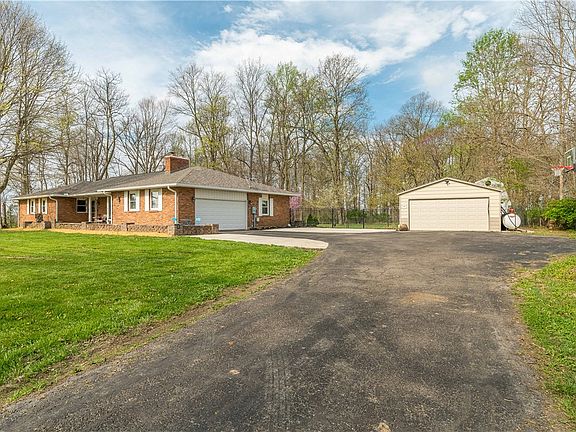 2nd image of 8555 Lochard Rd