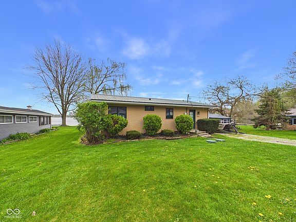 2nd image of 8746 S Valentine Rd