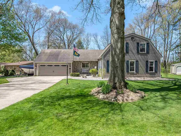 4860 Ginkgo Ln, Jackson, MI 49201