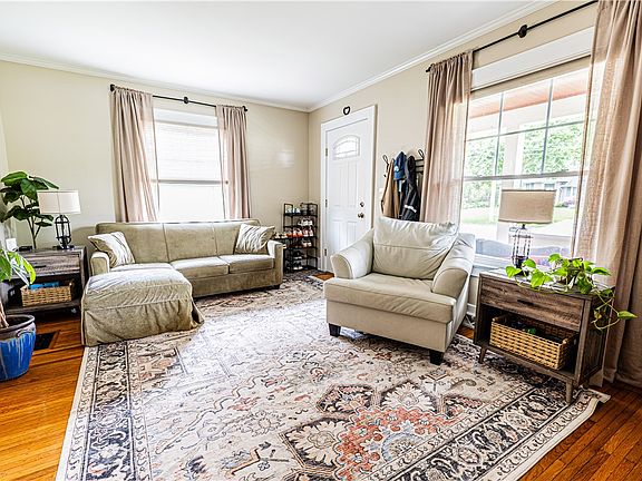 4th image of 91 Lacy St