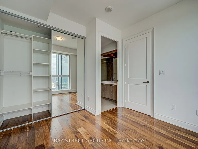 388 Yonge St #6701 — Photo 14