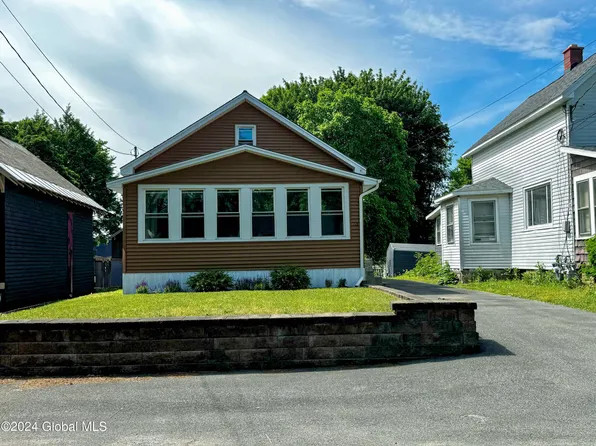 73 Willow Creek Avenue, Schenectady, NY 12304