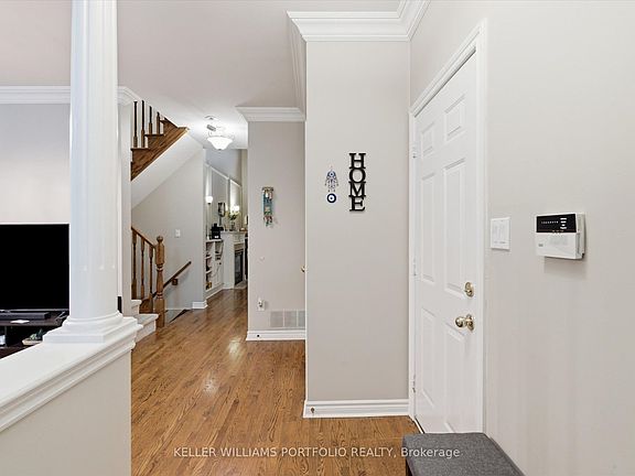 5th image of 2153 Meadowglen Dr
