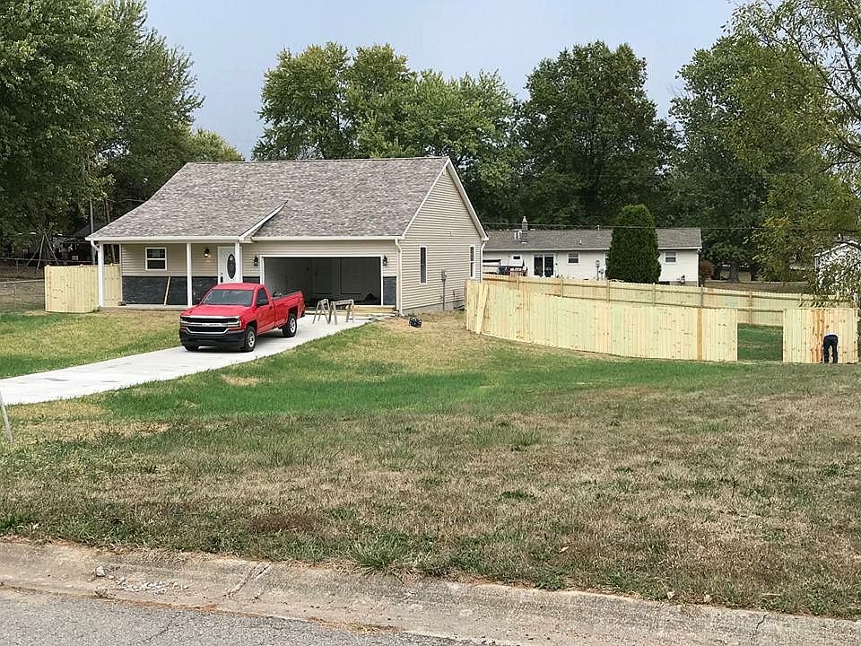 1st image of 3875 S Westmont Ave