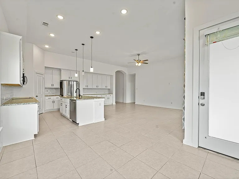 2221 Forest Trace Ln — Photo 16