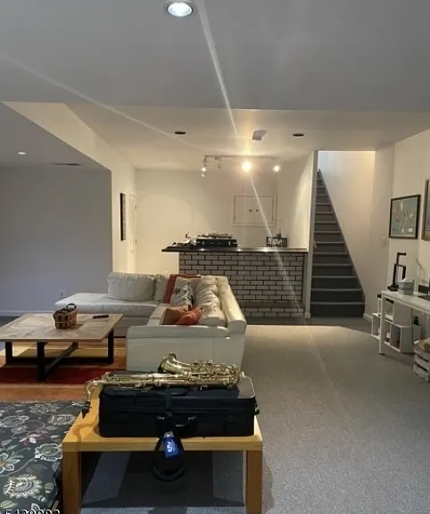 124 Hempstead Ct — Photo 14