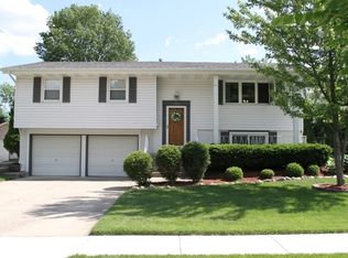 1421 Concord Ln, Schaumburg, IL 60193