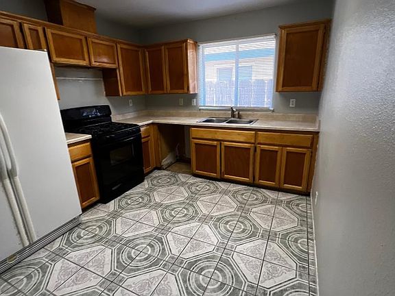 4th image of 2834 La Palma Ave #2834