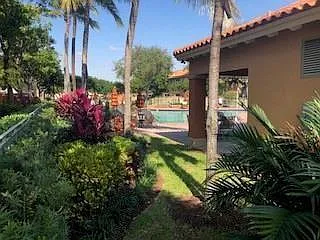 4965 Leeward Ln — Photo 2