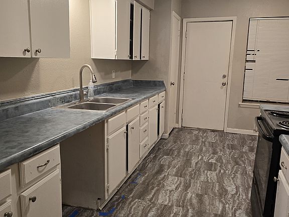 5th image of 240 Ezekial Ave
