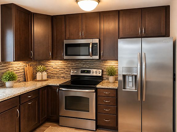 2nd image of 3716 Selwyn Farms Ln Unit 2