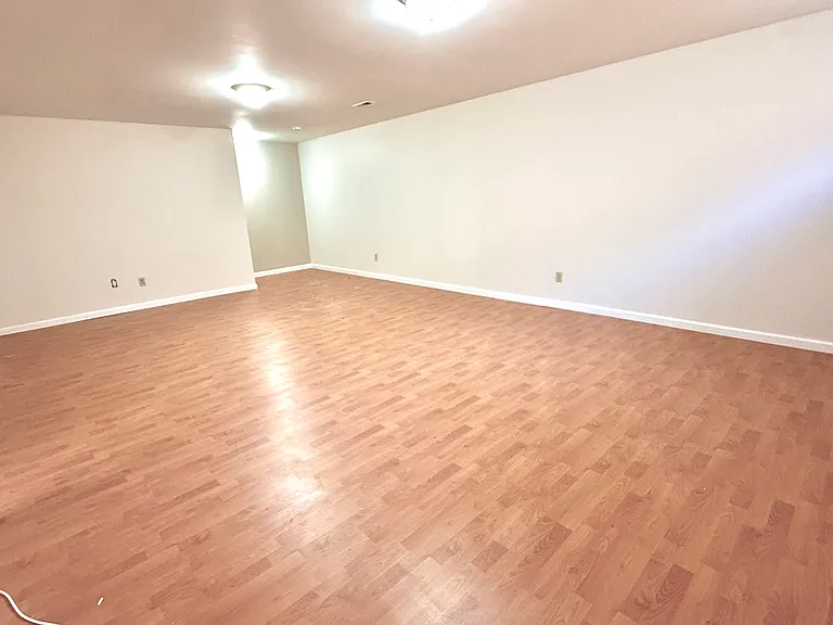 415 Harby Dr — Photo 19