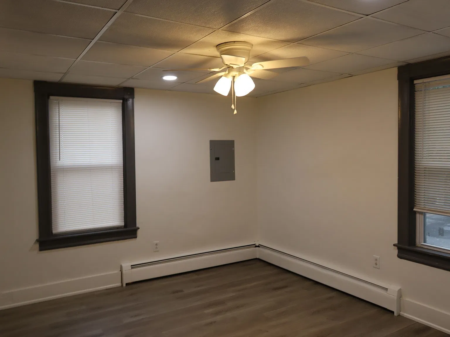 2 bed, 1.0 bath, 750 sqft, $1,600 — Photo 3
