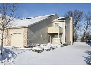 7676 Creek Bnd, Rockford, IL 61114
