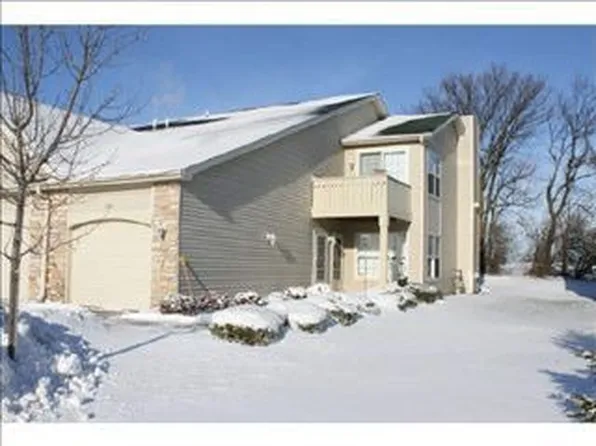 7676 Creek Bnd, Rockford, IL 61114