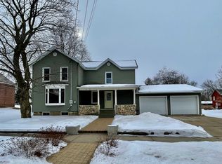 205 W Walnut St, North Freedom, WI 53951