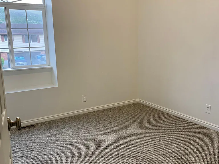 355 N 1200 E — Photo 16