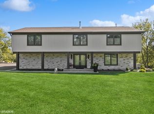 115 N Red Wing Ln, Barrington, IL 60010