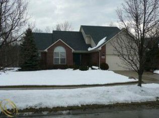 46478 Serenity Dr, Macomb, MI 48044