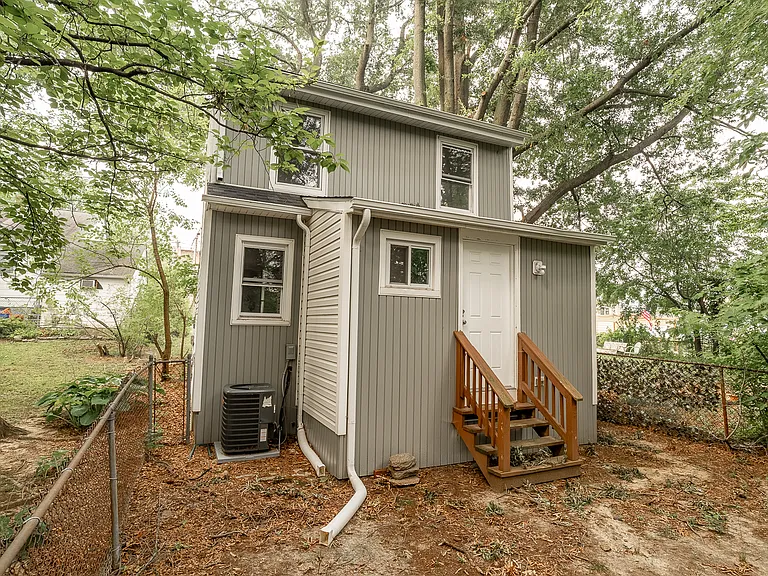 17 W Buckingham Ave — Photo 16