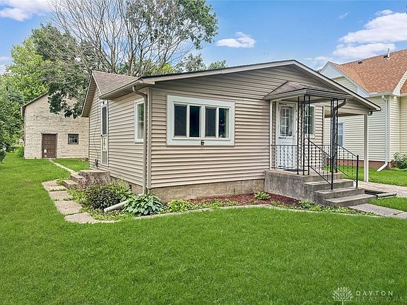 3rd image of 416 Newell St