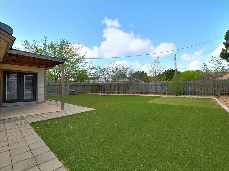 606 Tyrone Dr — Photo 18