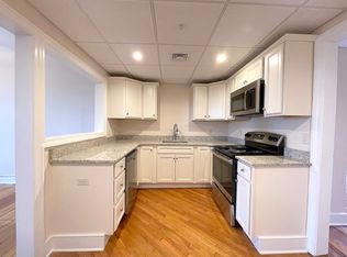 49 S Main St #305, Nazareth, PA 18064
